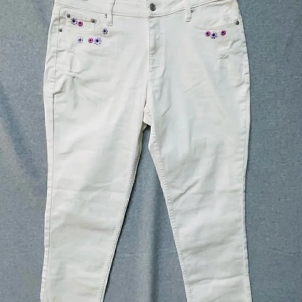 Candace Cameron Bure Embroidered Girlfriend Jean- White Petite A472456 Size